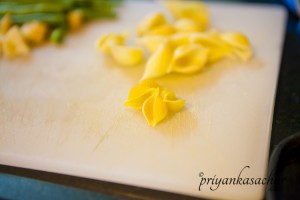 DelMonte Conchiglie pasta in raw and cooked form